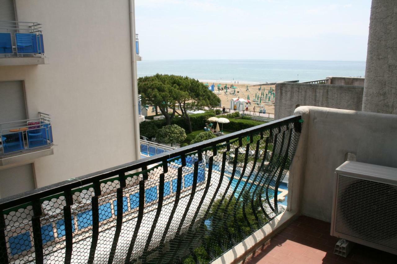Residence El Palmar Da Colla Лидо-ди-Езоло Экстерьер фото